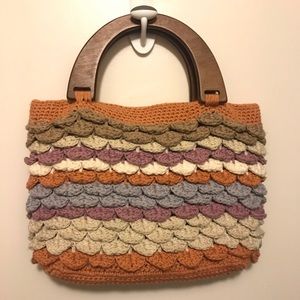 Vintage crochet purse handbag with wooden handles